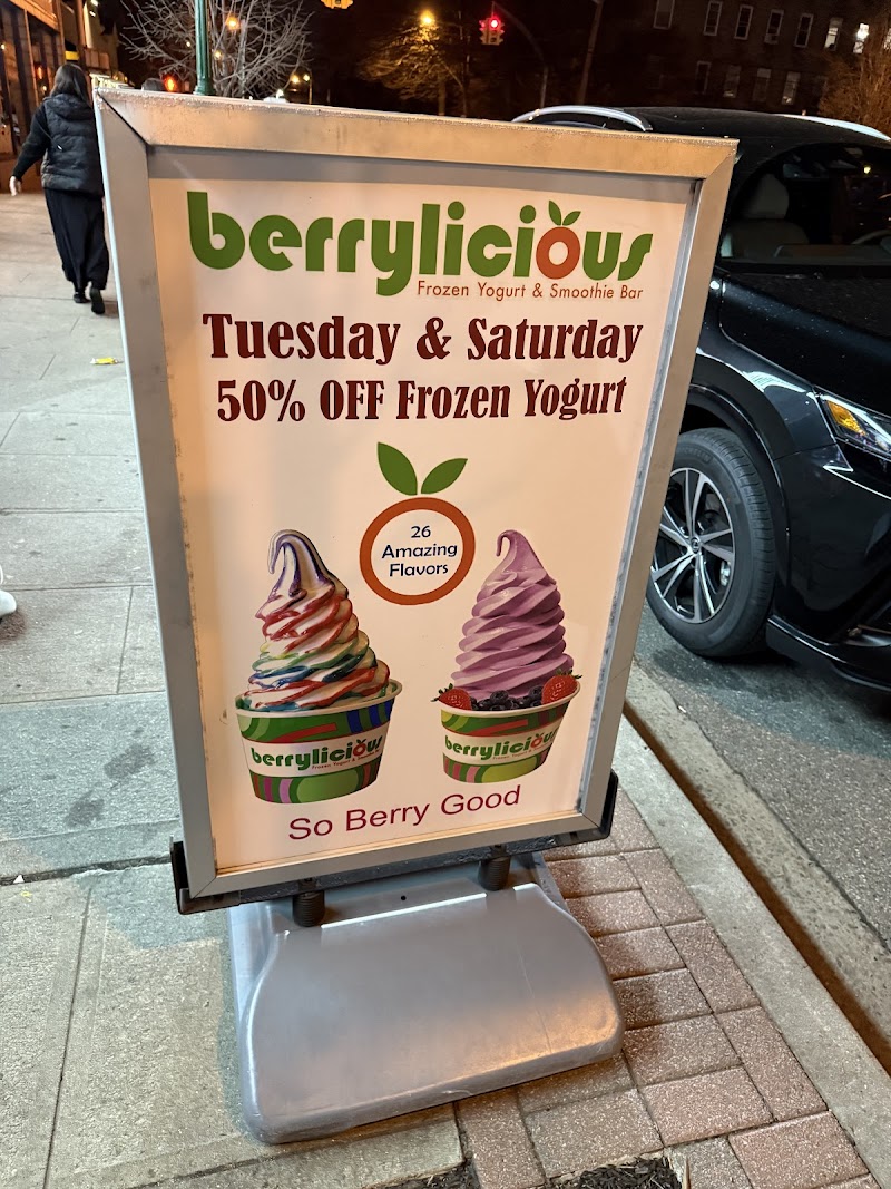 Berrylicious Frozen Yogurt, Smoothies, Coffee and More photo 3