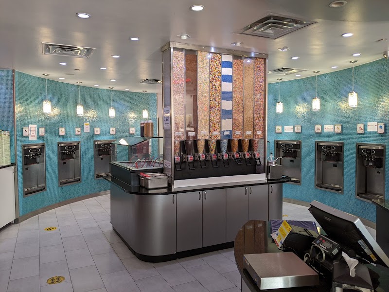 Berrylicious Frozen Yogurt, Smoothies, Coffee and More photo 4