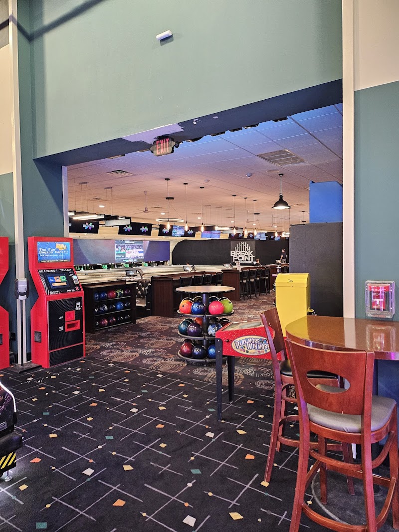 Break Point Bowl & Entertainment photo 4