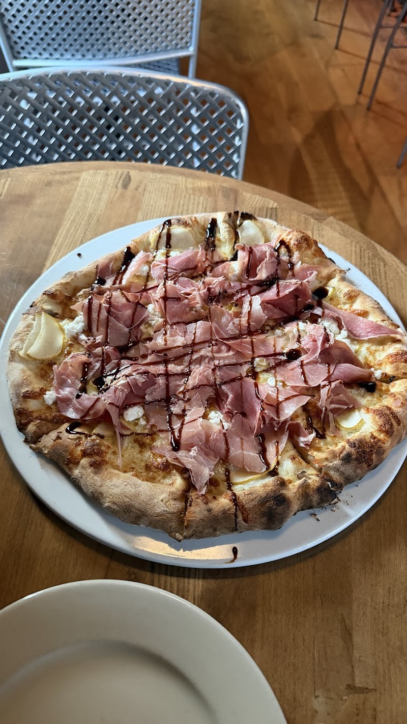 Brick House Wood Fired Pizza Kitchen & Bar photo 3