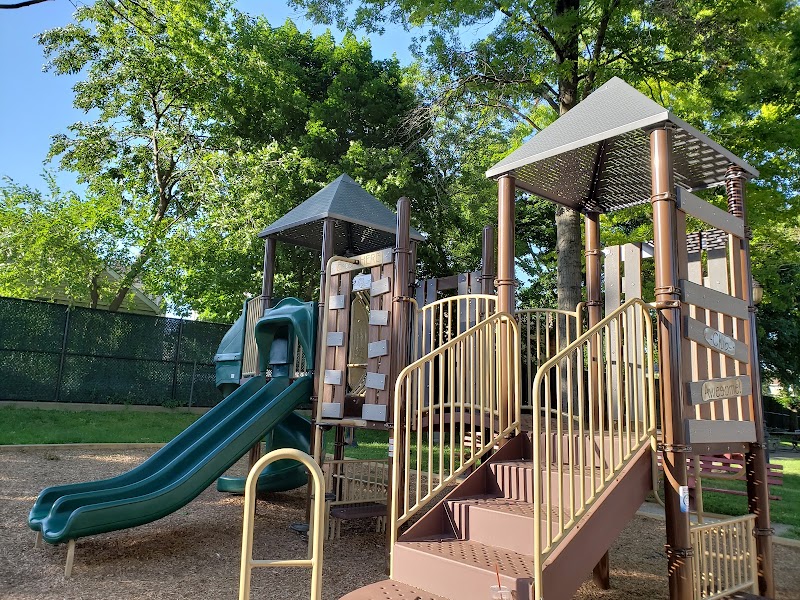 Broadway Park photo 1