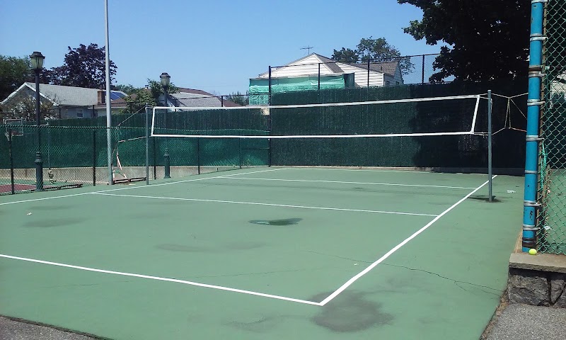 Broadway Park photo 3