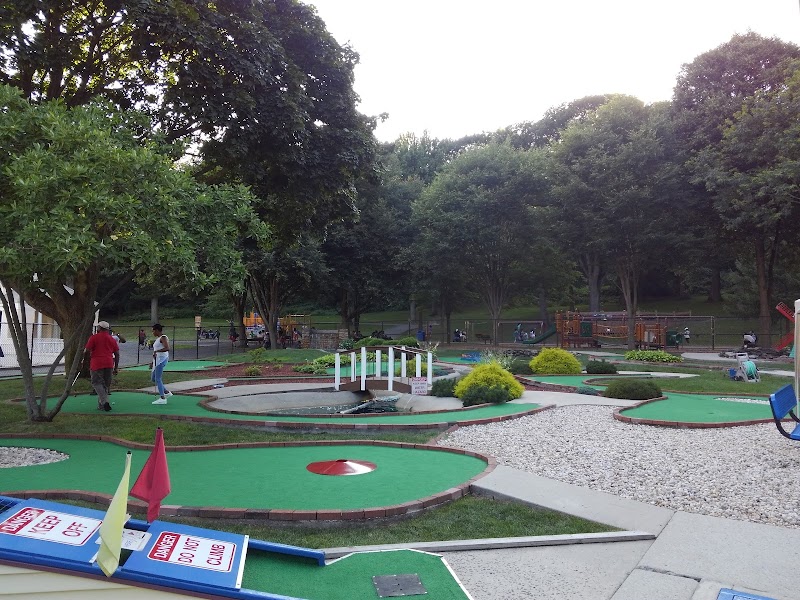 Brookside Mini Golf photo 2