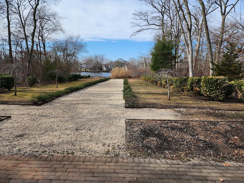Brookwood Hall Park photo 4