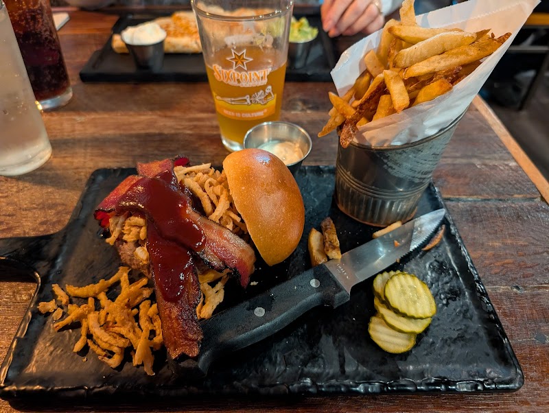 Burgerology Huntington photo 4