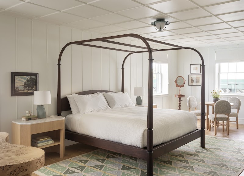Canoe Place Inn & Cottages photo 2
