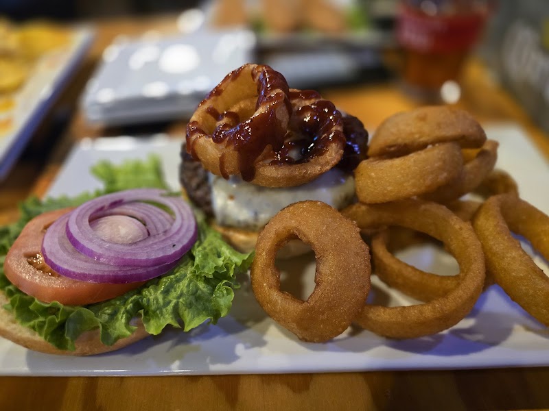 Canz Bar & Grill photo 3