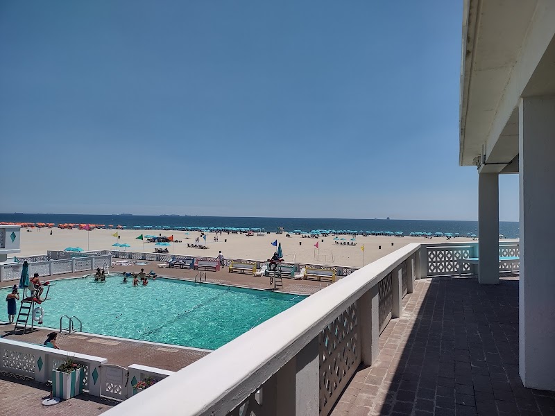 Catalina Beach Club photo 2