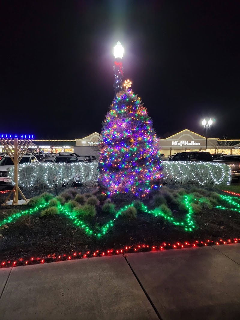 CENTER MORICHES SQUARE photo 2