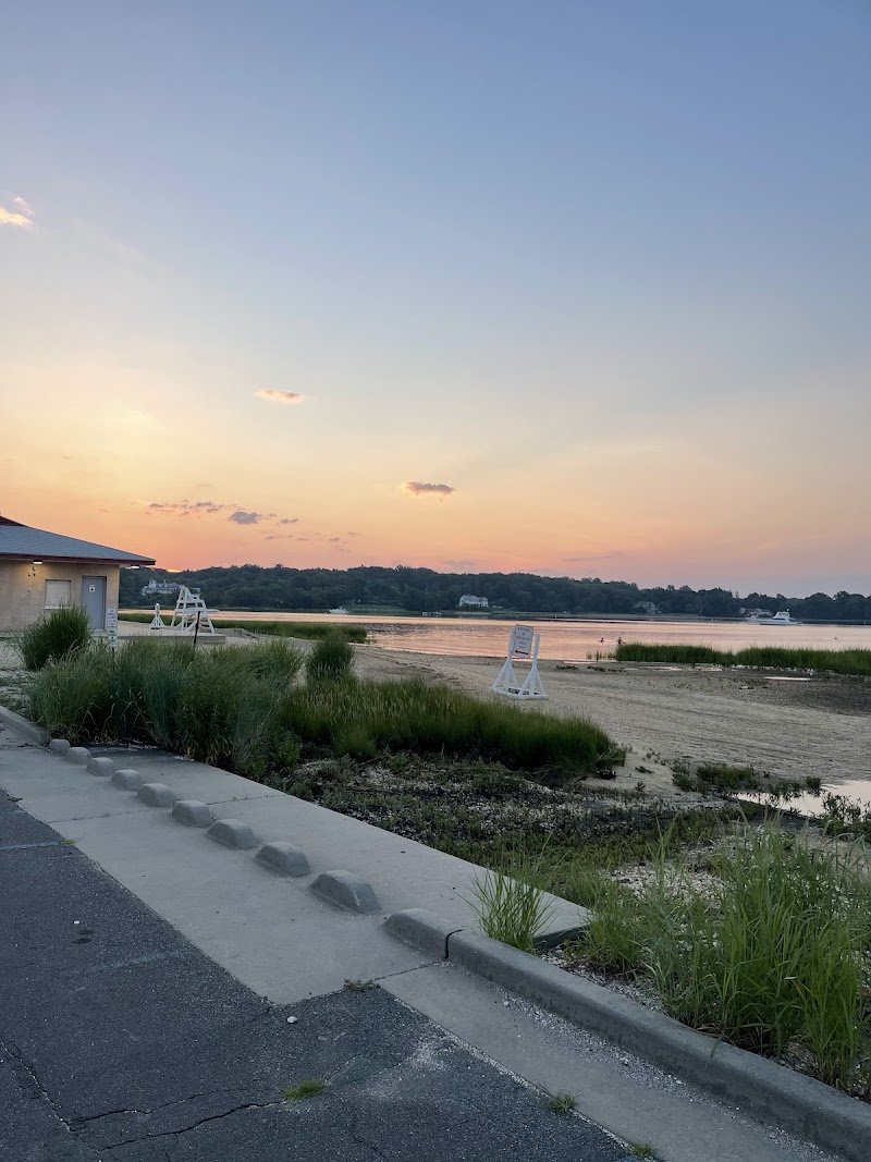 Centre Island Beach Field photo 3