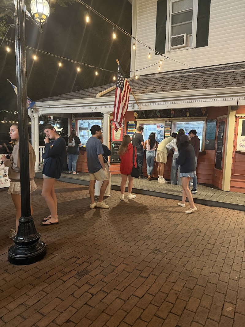 Chandler Square Ice Cream (Port Jefferson Ice Cream Cafe) photo 4