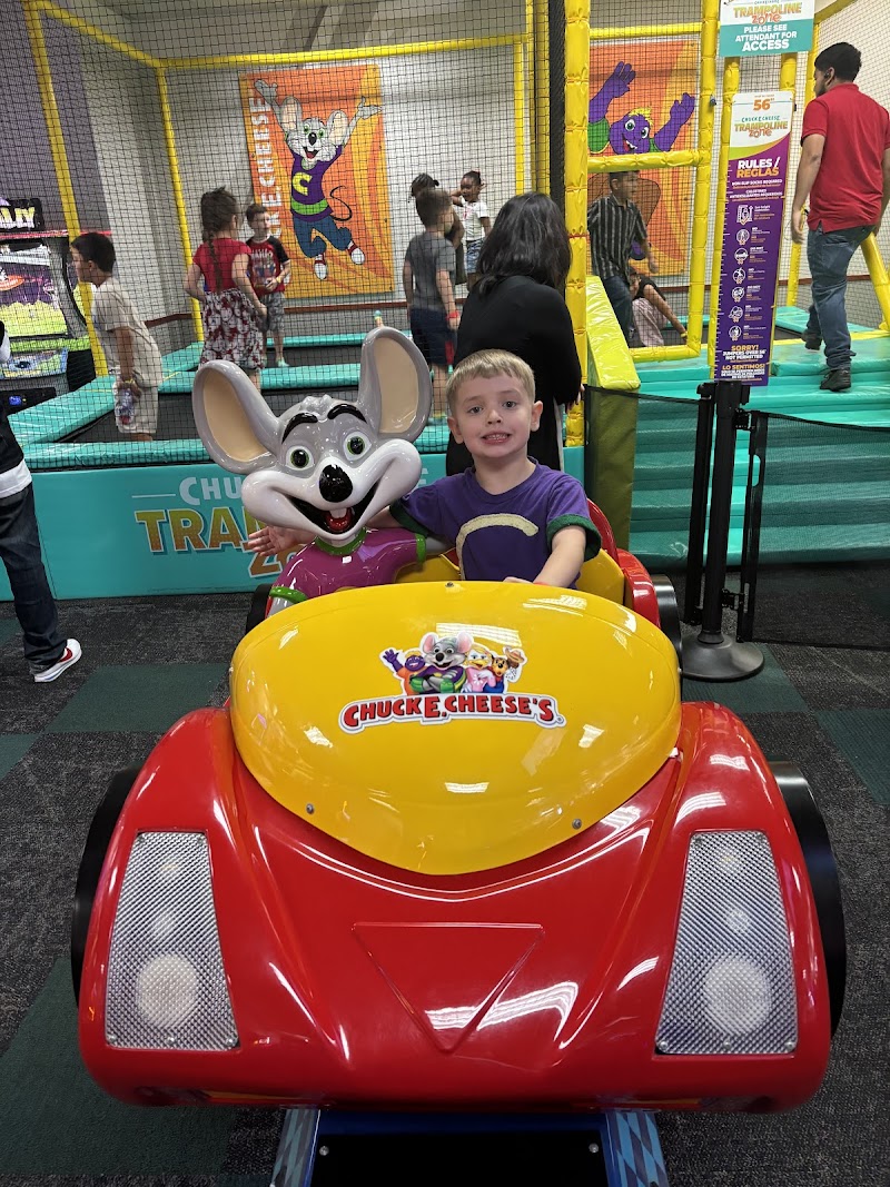 Chuck E. Cheese photo 4