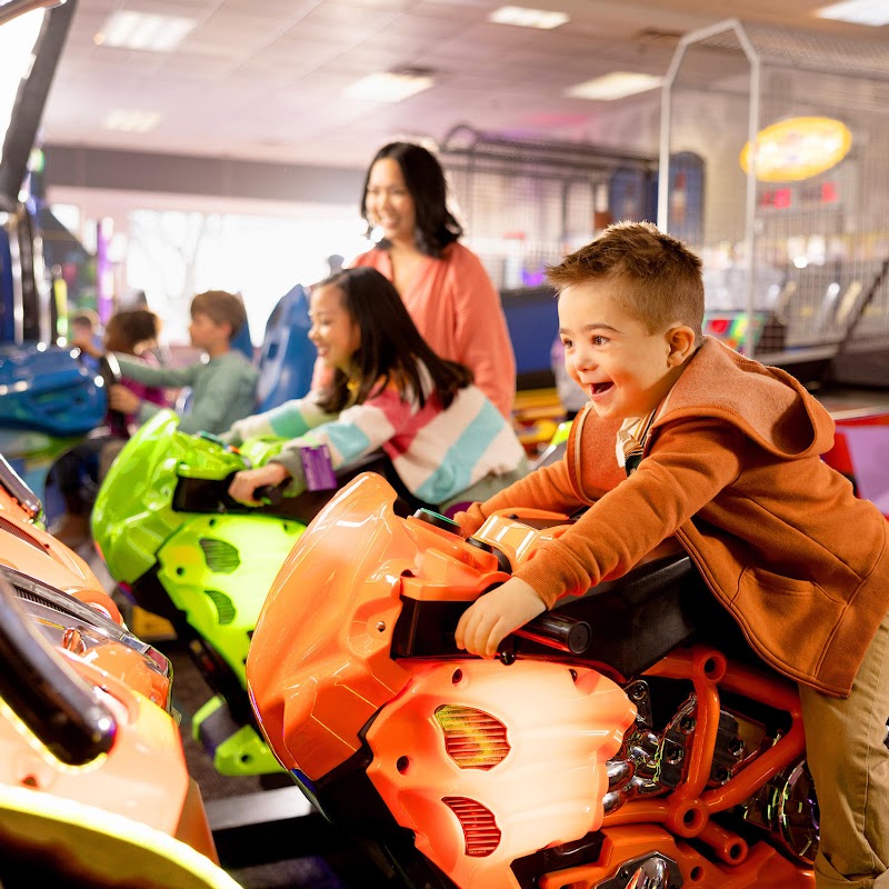 Chuck E. Cheese photo 2