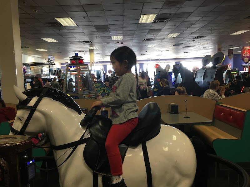 Chuck E. Cheese photo 4