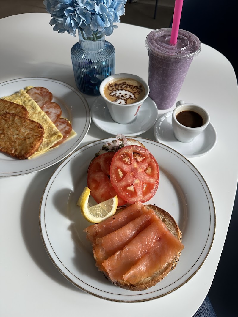 Cosmo’s Bagels & Cafe photo 3