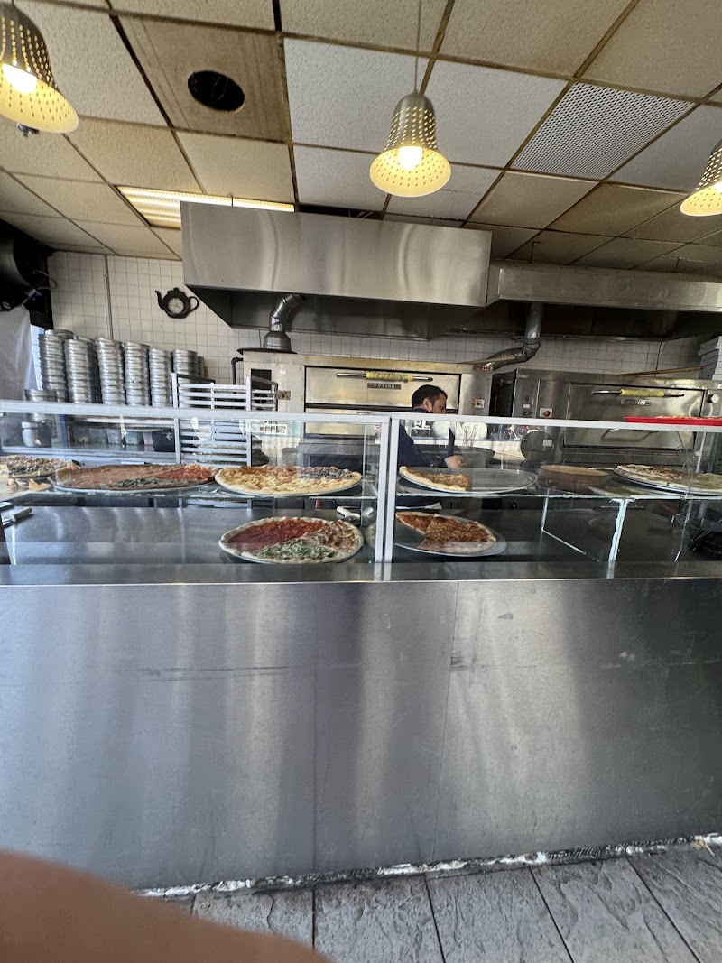 David's Famous Pizza photo 3