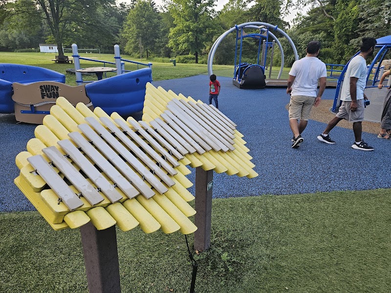 Dickinson Playground photo 4