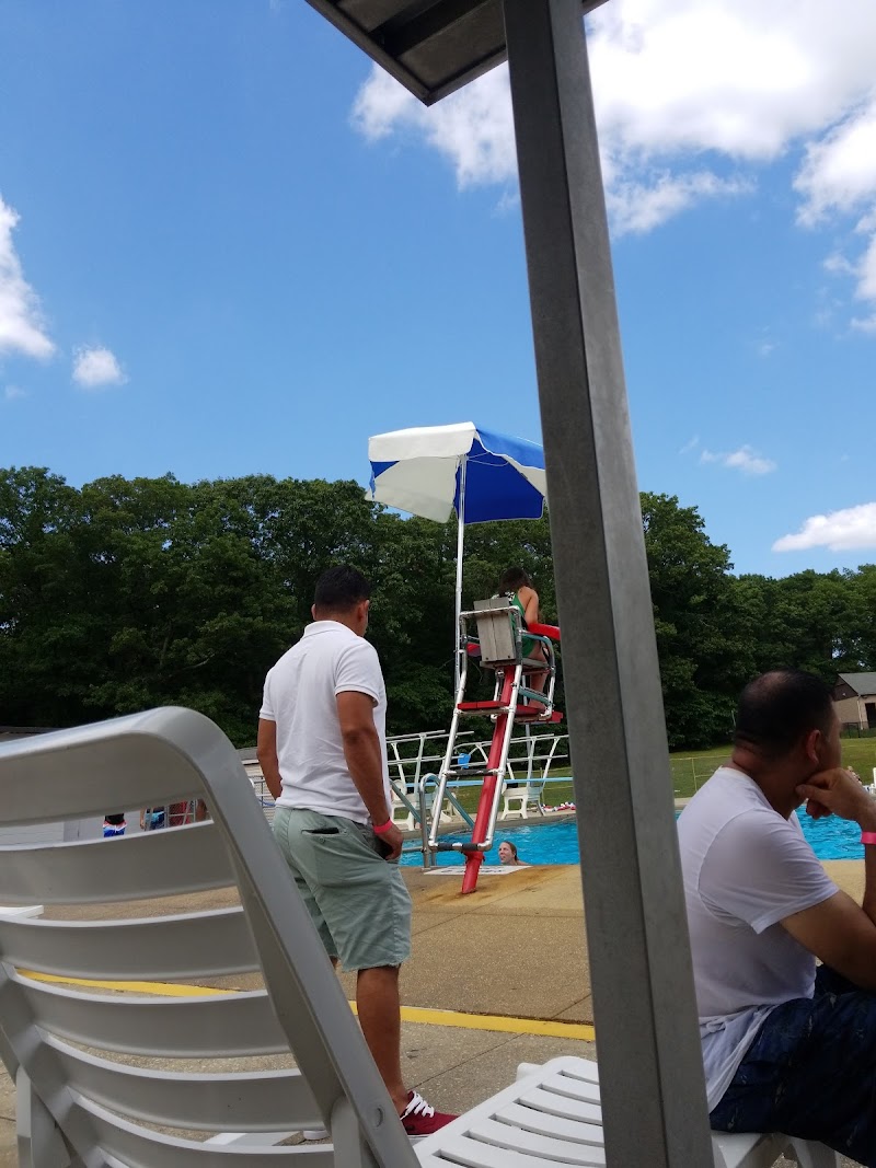 Dix Hills Park Pool photo 2