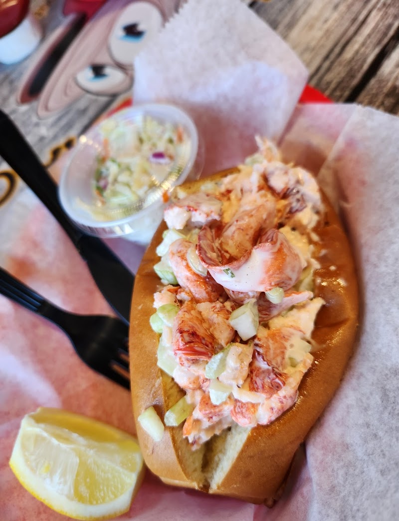 DJ'S Clam Shack Stony Brook photo 4