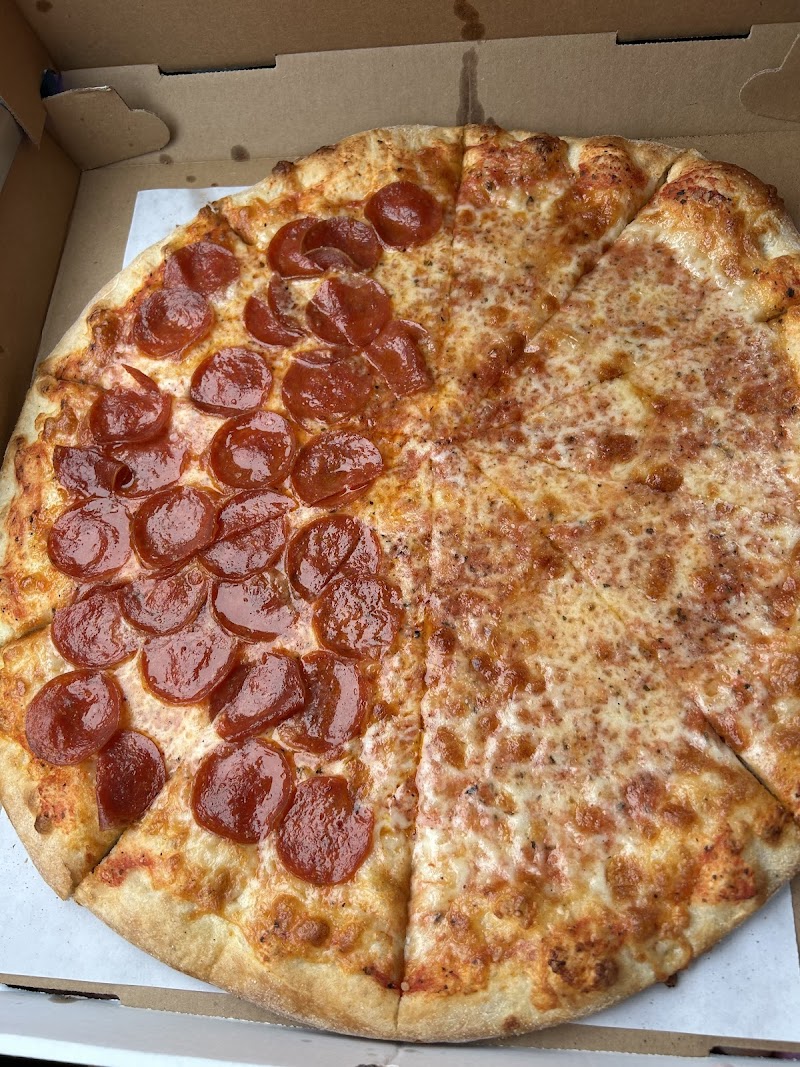 DJs Pizza (Shelton, Ct) photo 3
