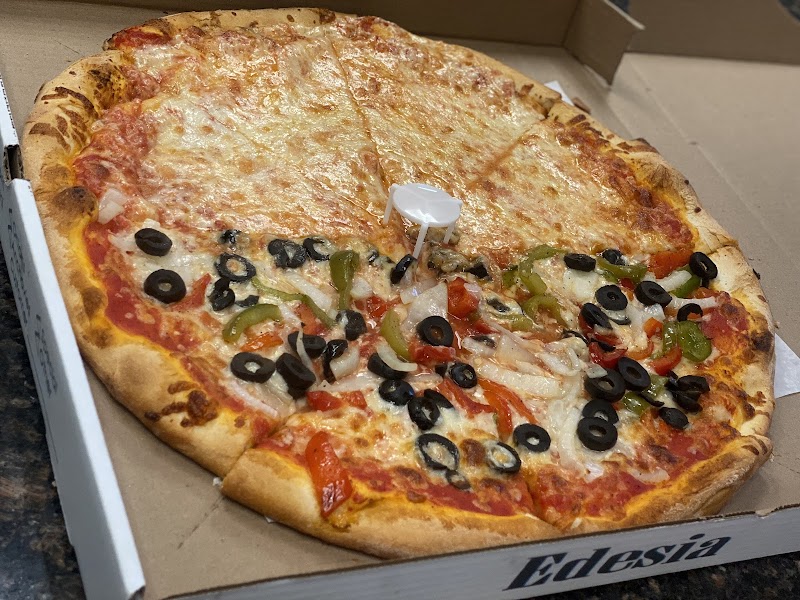 Edesia Restaurant & Pizzeria photo 5