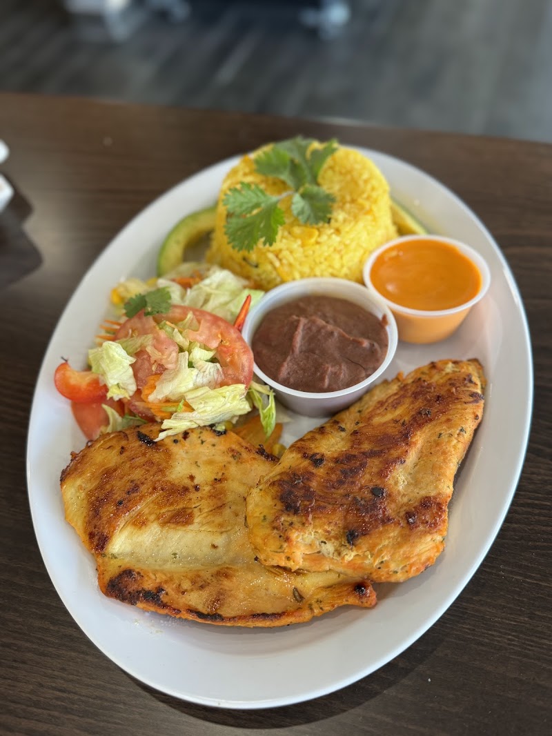 El Buen Sabor Deli Restaurant photo 2