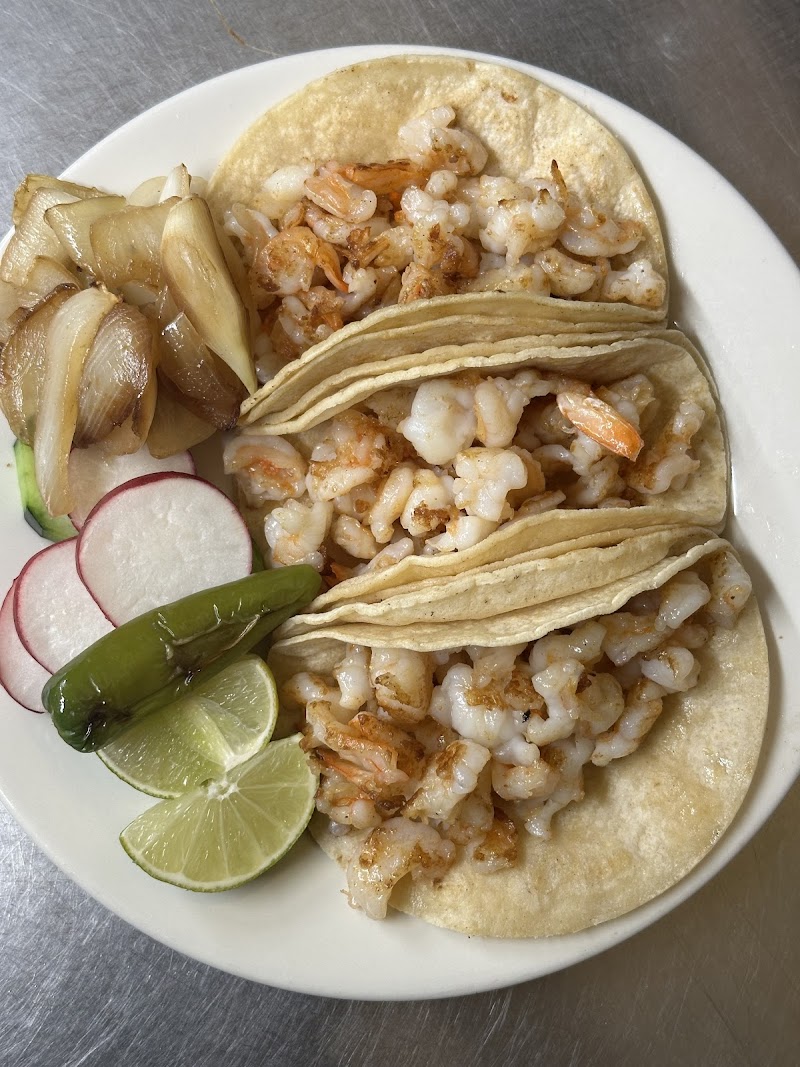 El Compadre Deli y Taqueria photo 3