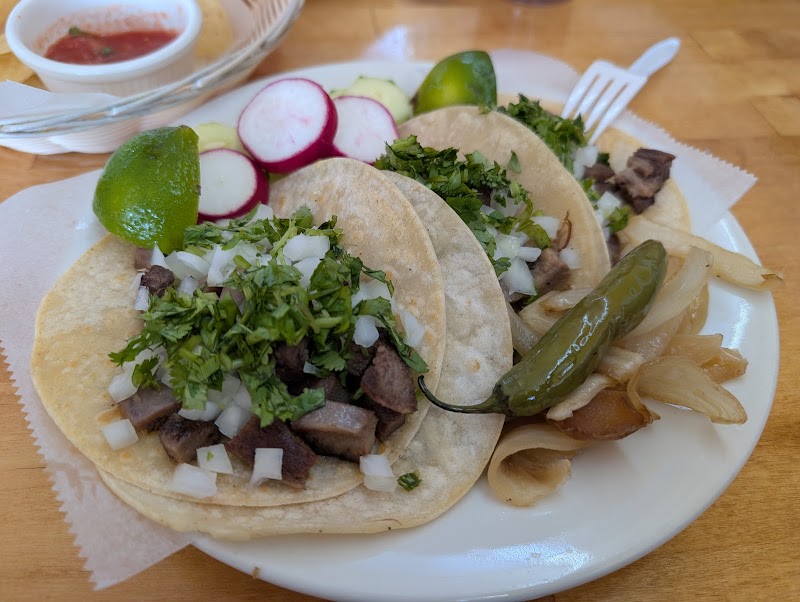 El Compadre Deli y Taqueria photo 4
