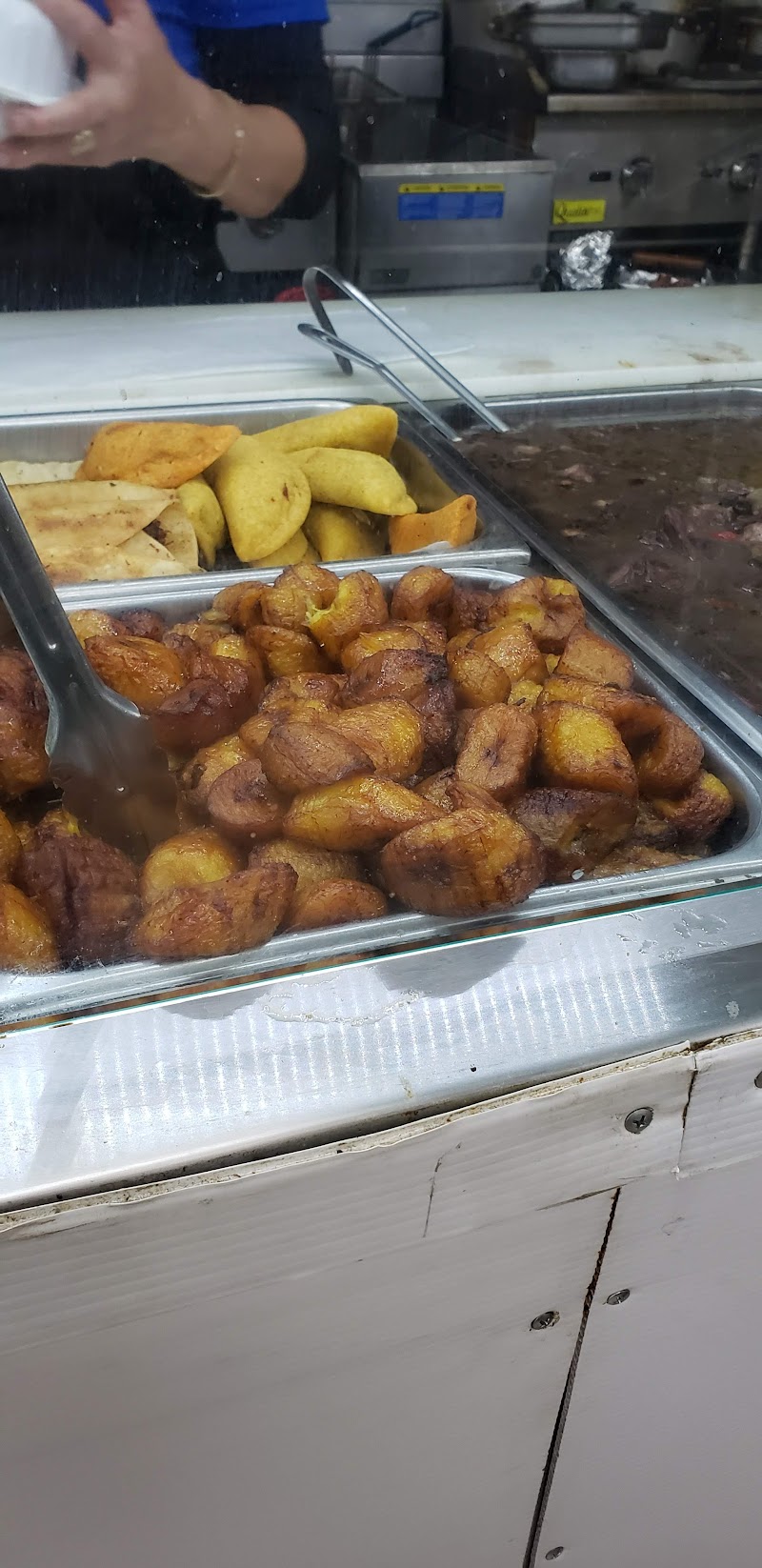 El Manguito Deli photo 3
