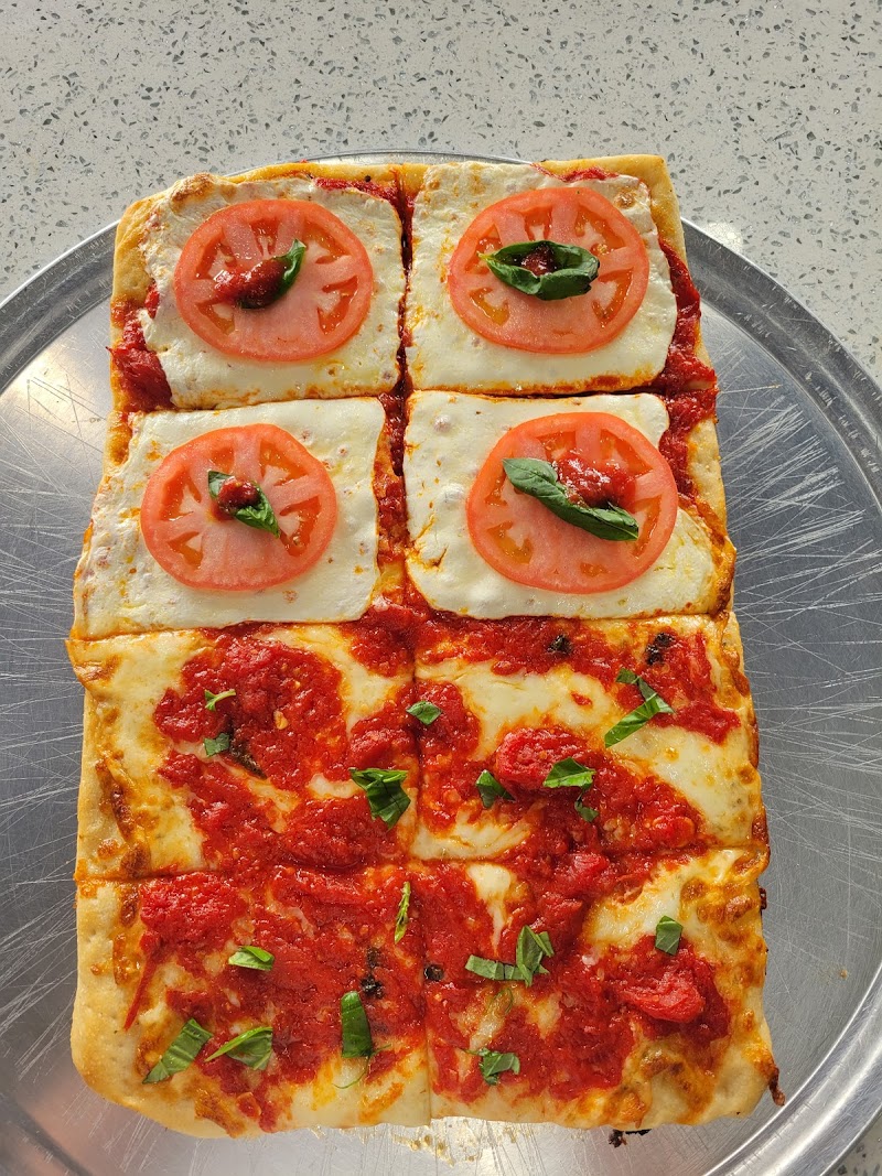 Family Pizzeria (Inwood) photo 5