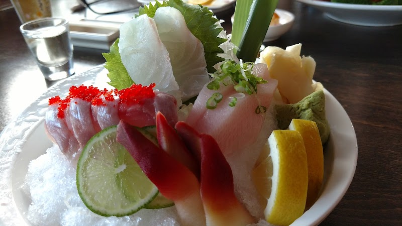 Fancy Lee Asian Bistro 'n' Sushi photo 2