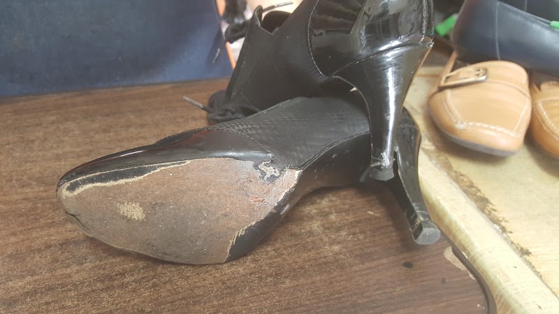 Five Towns Shoe Repair photo 5
