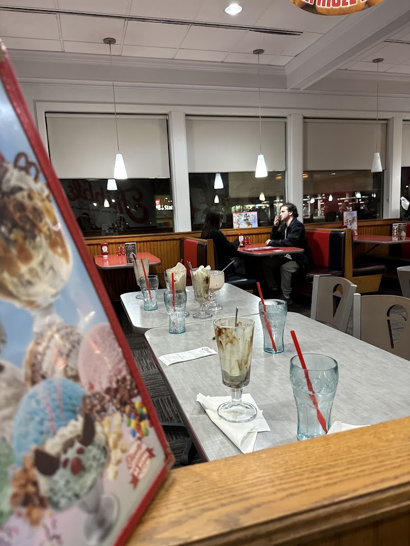 Friendly's photo 5
