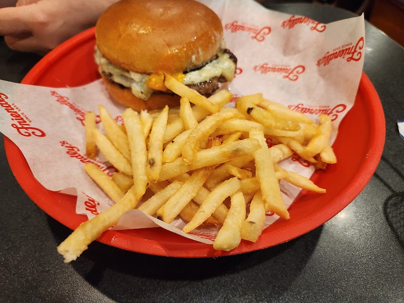 Friendly's photo 4