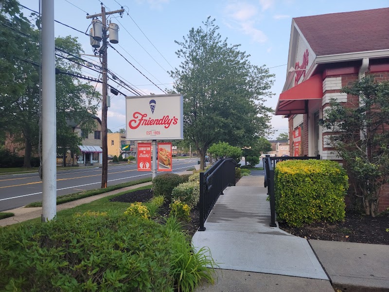 Friendly's photo 3