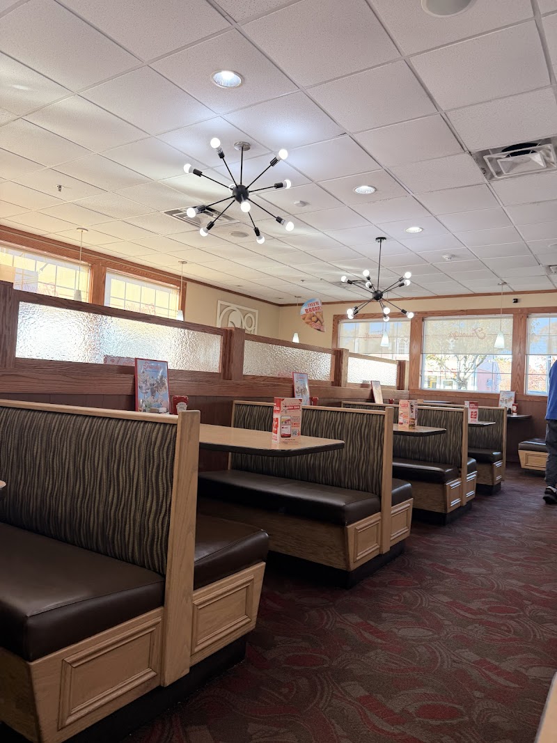 Friendly's photo 4
