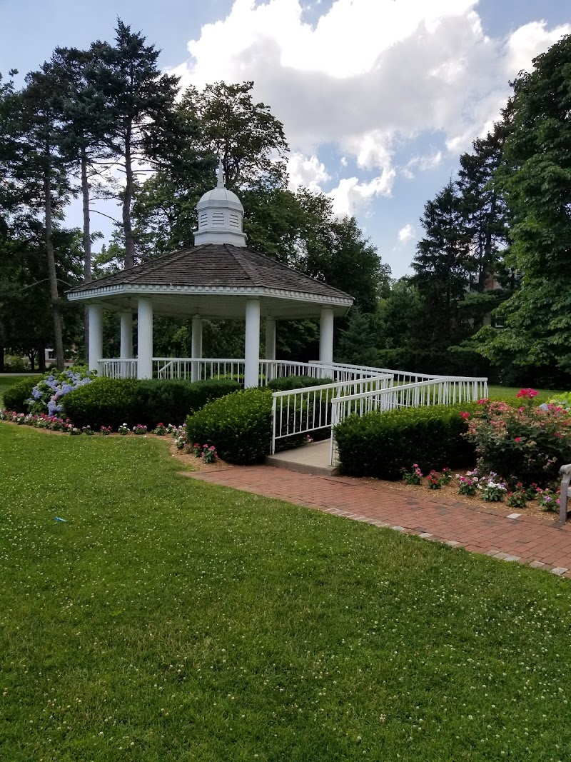 Garden City Park photo 3