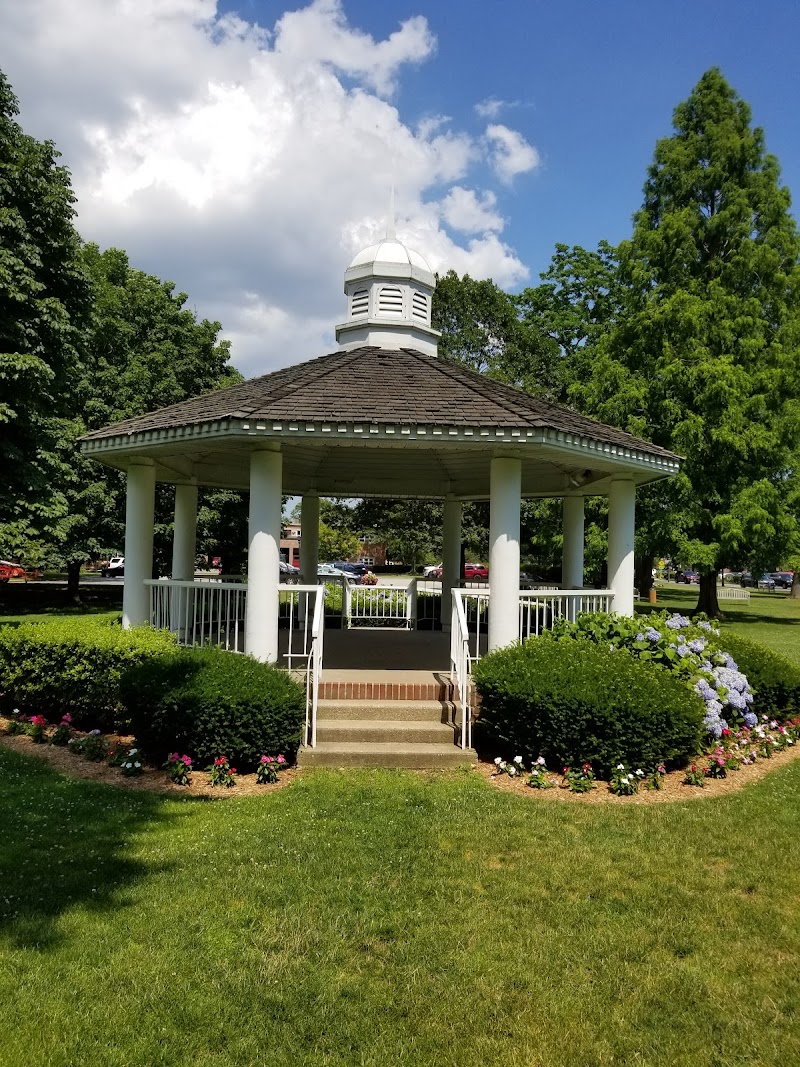 Garden City Park photo 4