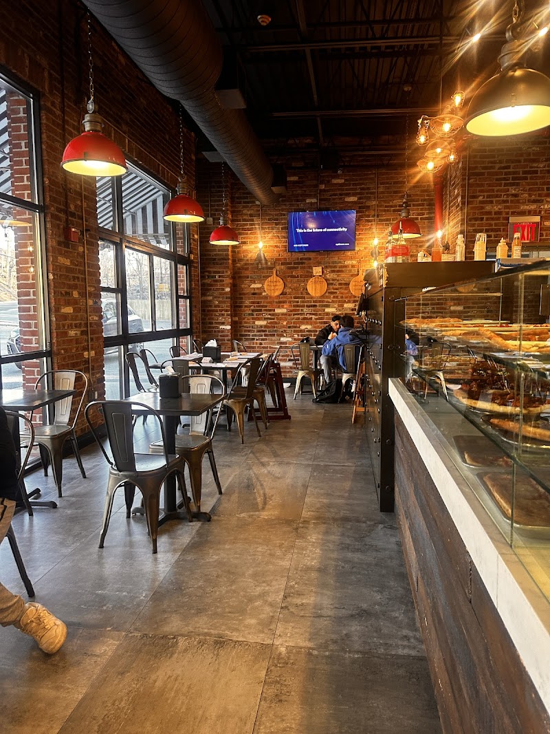 Gino’s Parlor Of Roslyn photo 3