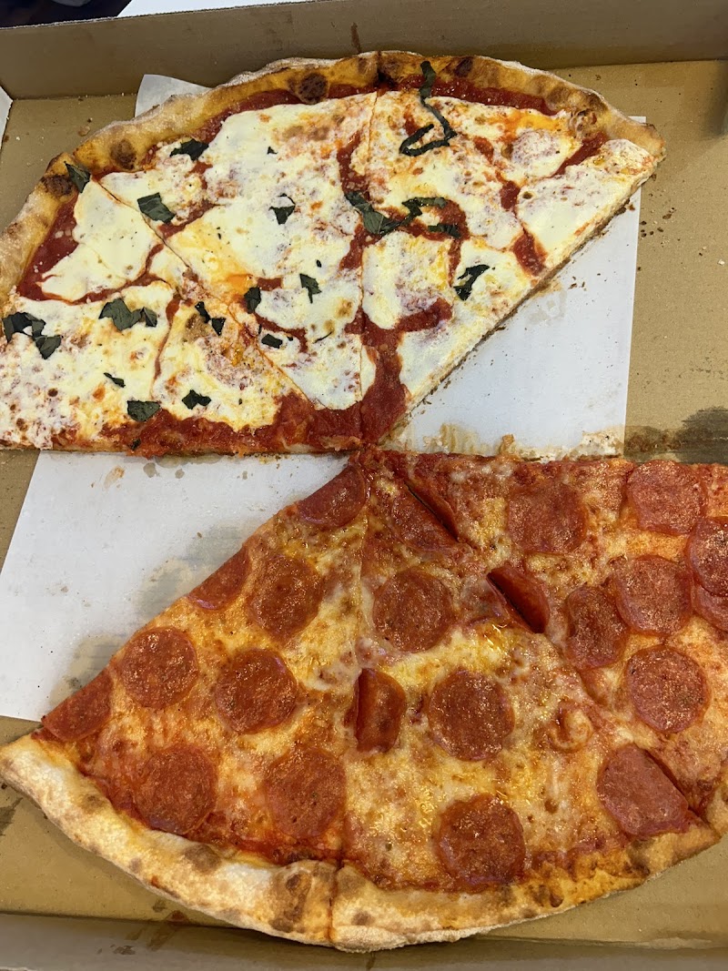 Giovanni's Pizza and Restaurant photo 3