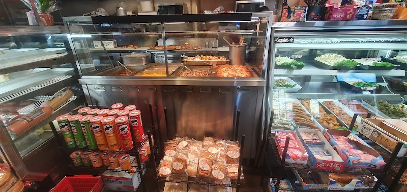 Golden Pine Deli photo 5