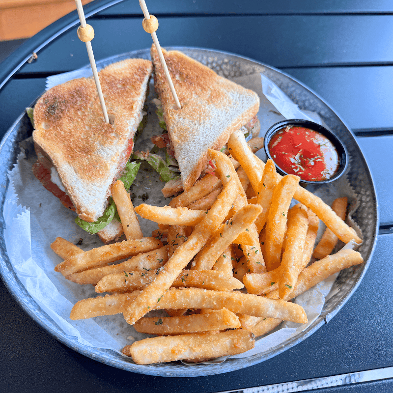 Good Life Clubhaus Juice Bar & Play Café photo 2