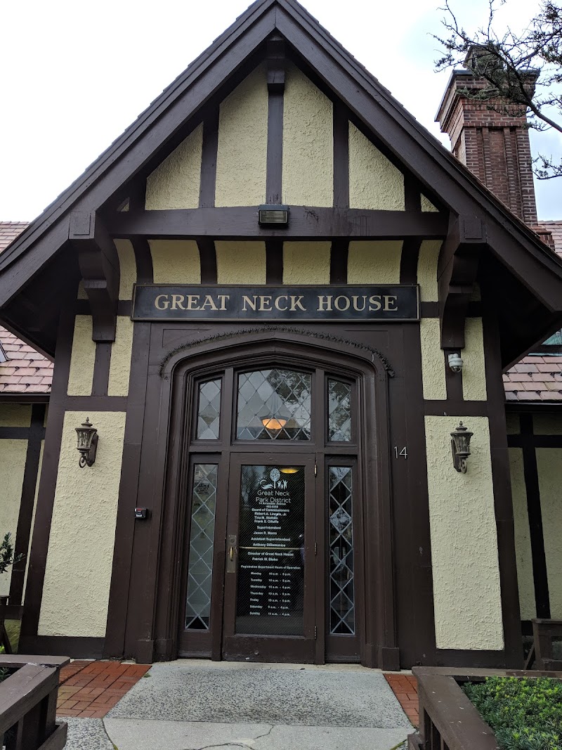 Great Neck House photo 3