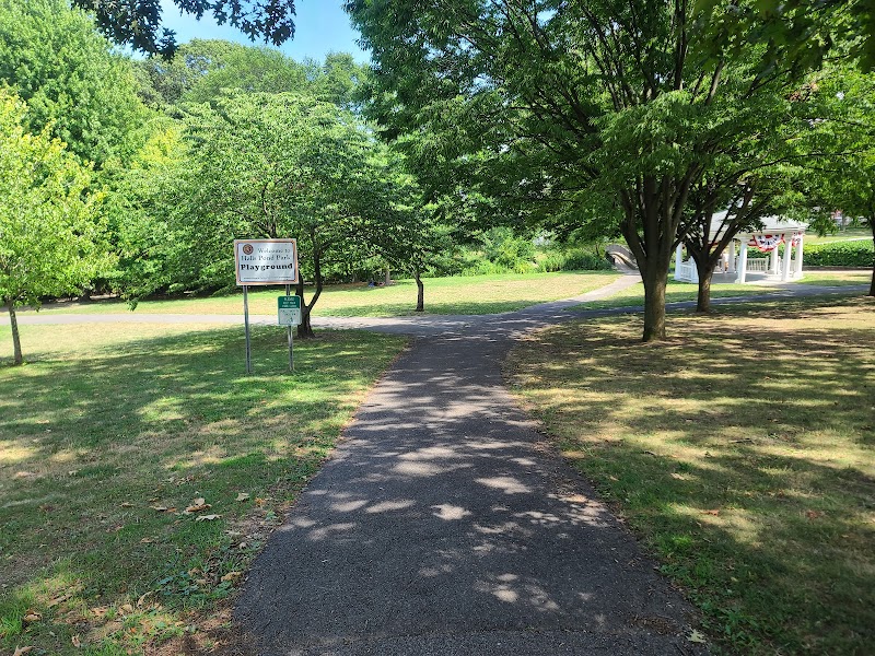 Halls Pond Park photo 4
