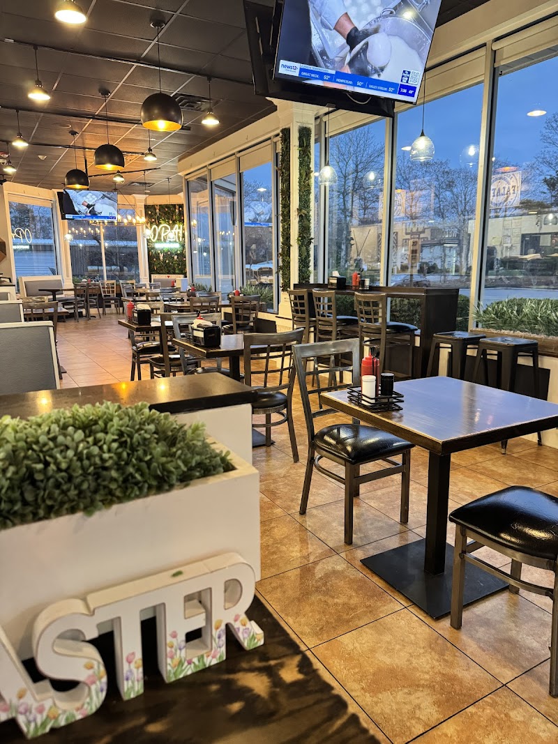 Hampton Gyro and Grill - Hampton Bays photo 2