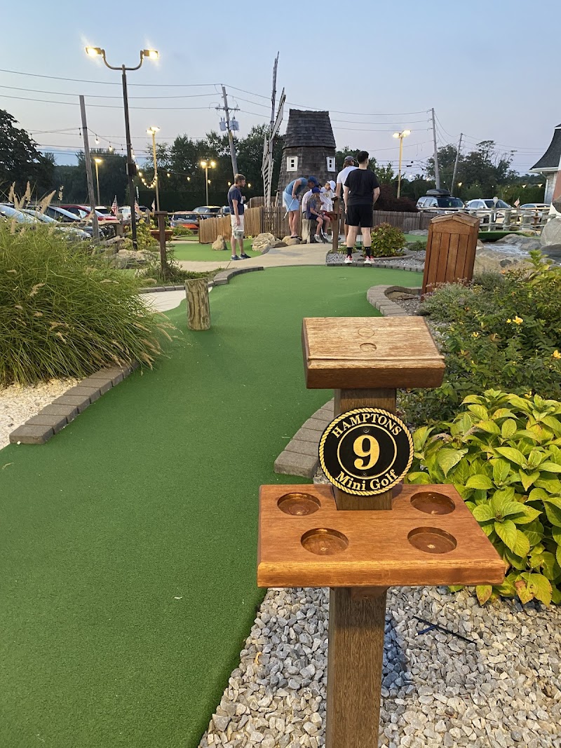 Hamptons Mini Golf photo 2