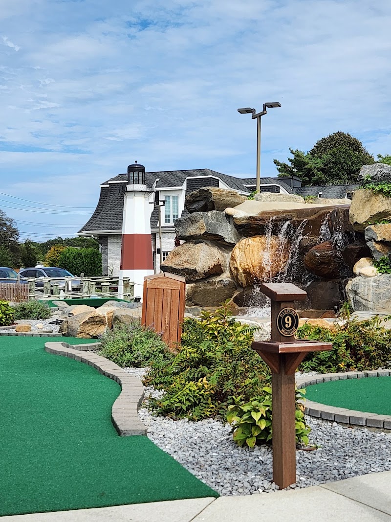 Hamptons Mini Golf photo 3