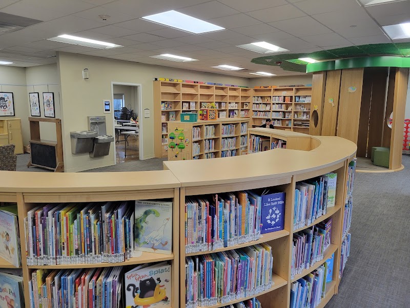 Hauppauge Public Library photo 2