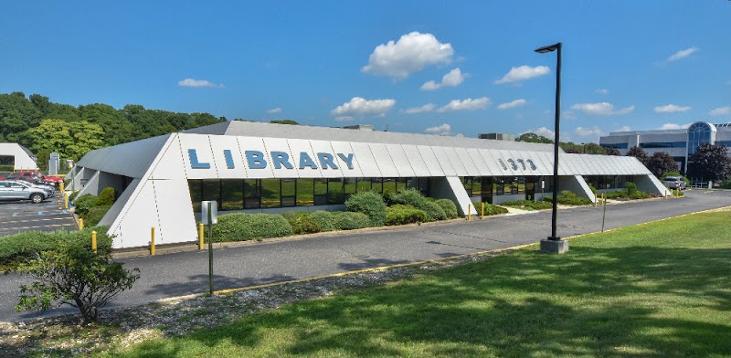 Hauppauge Public Library photo 3