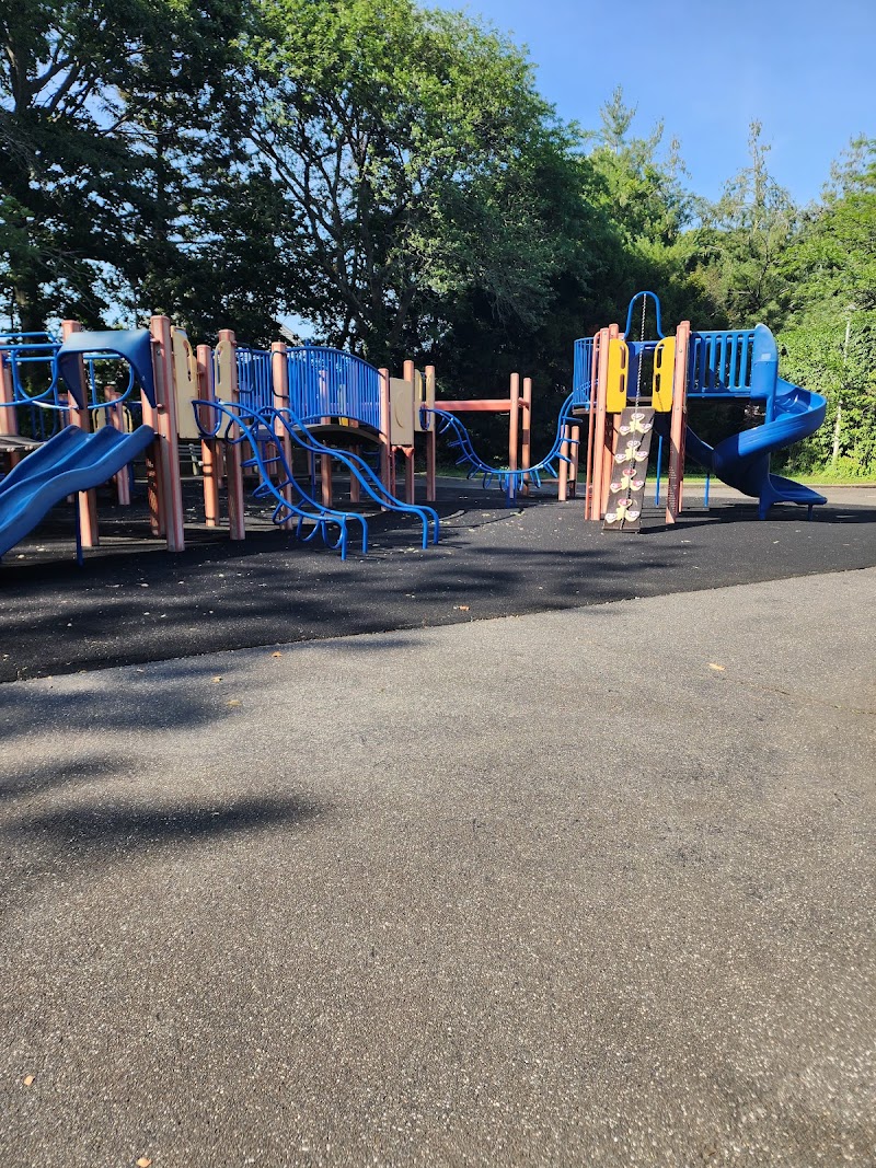 Hempstead Parks & Recreation - Averill Boulevard Park and Swimming Pool Complex photo 2